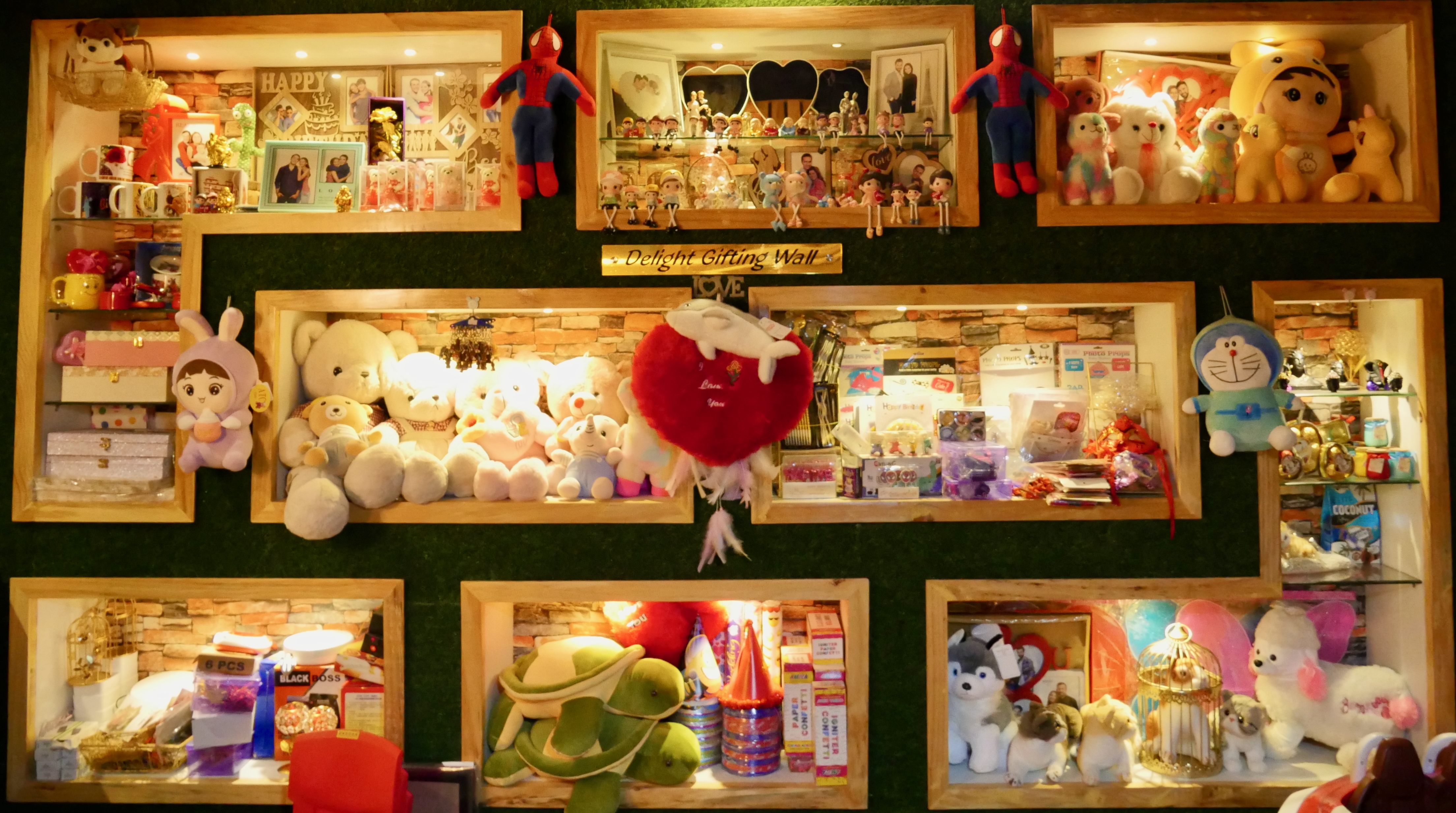 Custom Cakes & Gifts - Memory Moments